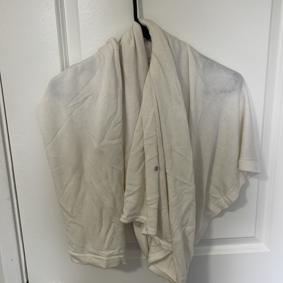 Lululemon scarf - Picture 3 of 3